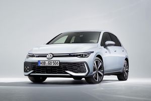 Nouveau look et nouvelles motorisations pour la VW Golf 2024