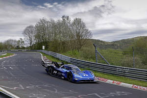 Visite de la Nordschleife avec Romain Dumas et le VW I.D. R