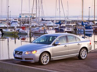 Ford renonce à vendre Volvo