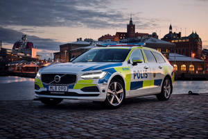 La Police suédoise adopte le break Volvo V90