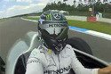 Vidéo : Nico Rosberg se filme au volant d'une Mercedes W196
