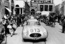 Rudolf Caracciola et Peter Kurrle dans leur Mercedes 300 SL en 1952