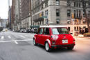 Une Mini classique électrique dans les rues de New-York