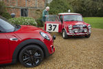 Patrick Hopkirk reçoit sa MINI Paddy Hopkirk Limited Edition