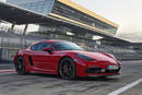 Le Porsche Cayman GT4 en approche