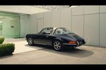 Porsche 911 S 2.4 Targa par Porsche Classic - Crédit photo : RM Sotheby's