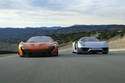 McLaren P1 vs Porsche 918 Spyder à Laguna Seca - Crédit image : Motor Trend