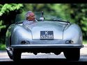 Wolfgang Porsche au volant de la Porsche numéro 356-001