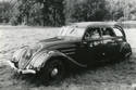 Peugeot 402 limousine familiale de 1937 - Crédit photo : Peugeot