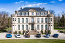 Six Bugatti rassemblées au Château St Jean, à Molsheim