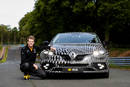 Nico Hülkenberg et la nouvelle Mégane R.S.