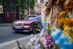 Rolls-Royce célèbre l'art floral à Chelsea avec une Spectre personnalisée