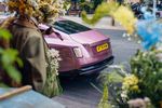 Rolls-Royce célèbre l'art floral à Chelsea avec une Spectre personnalisée