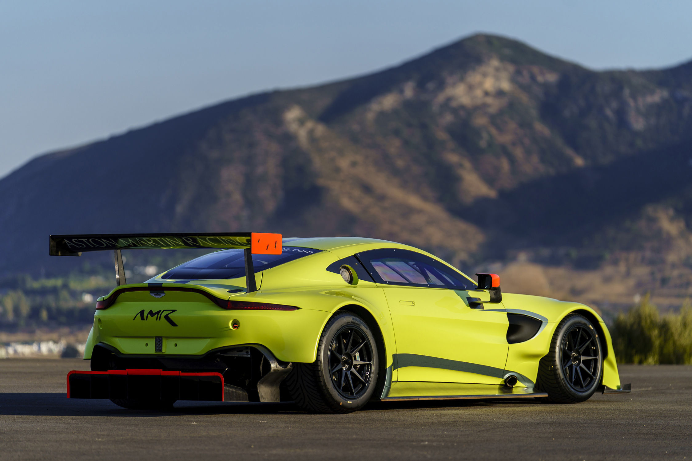 Luxury And Power: The 2018 Aston Martin Vantage GTE