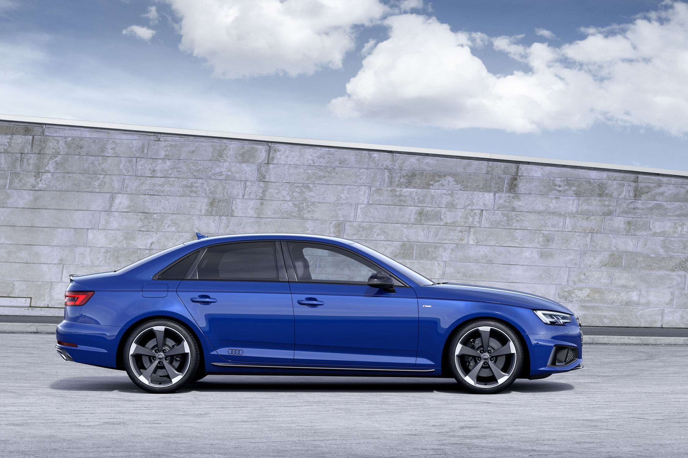 L'Audi A4 passe au restylage - Motorlegend