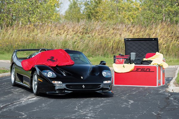 F50 noir store