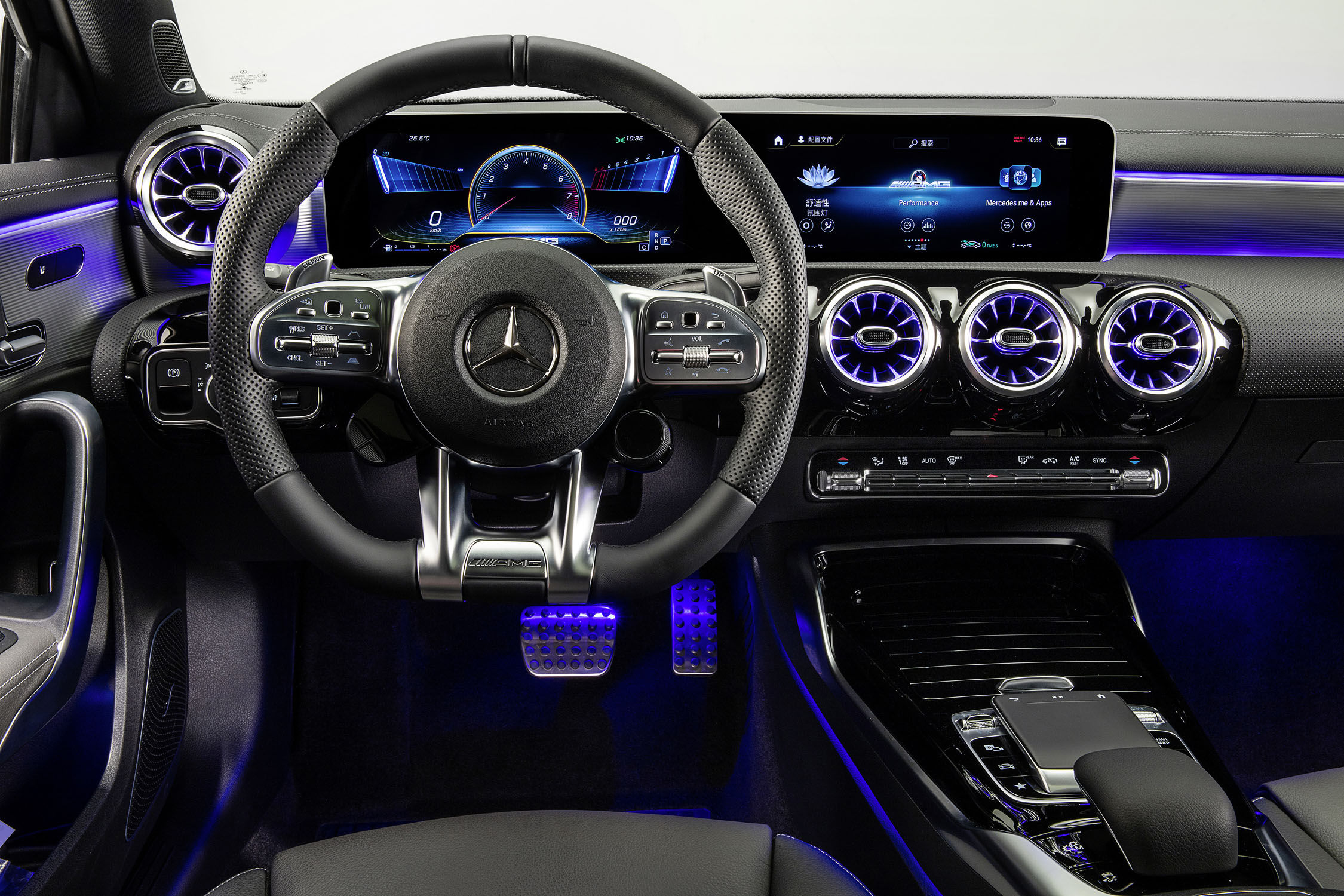 Shanghai MercedesAMG A 35 L 4MATIC Motorlegend