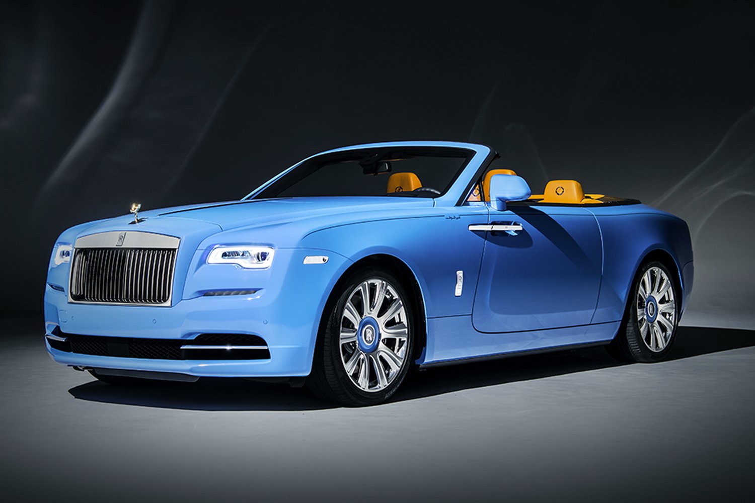 Une nouvelle déclinaison bespoke de la RollsRoyce Dawn Motorlegend