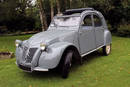 Citroën 2CV AZ, 1956  Crédit photo : Aguttes