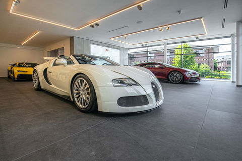 Bugatti ouvre un nouveau showroom à Manchester