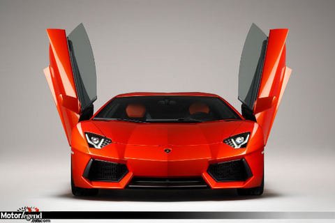 Lamborghini Aventador : en mode V6 ?
