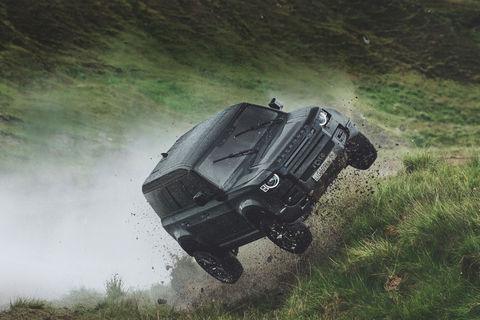 Le Land Rover Defender s'illustre dans