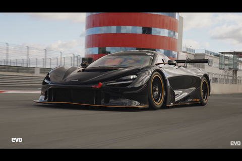 En piste avec l'exclusive McLaren 720S GT3X