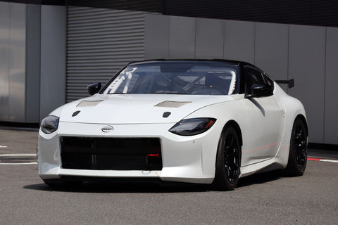 Une Nissan Z préparée par Nismo pour la compétition