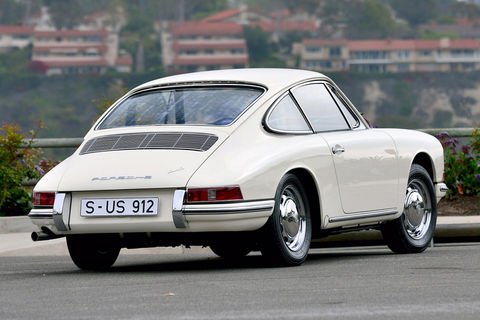Un des prototypes de Porsche 912 aux enchères