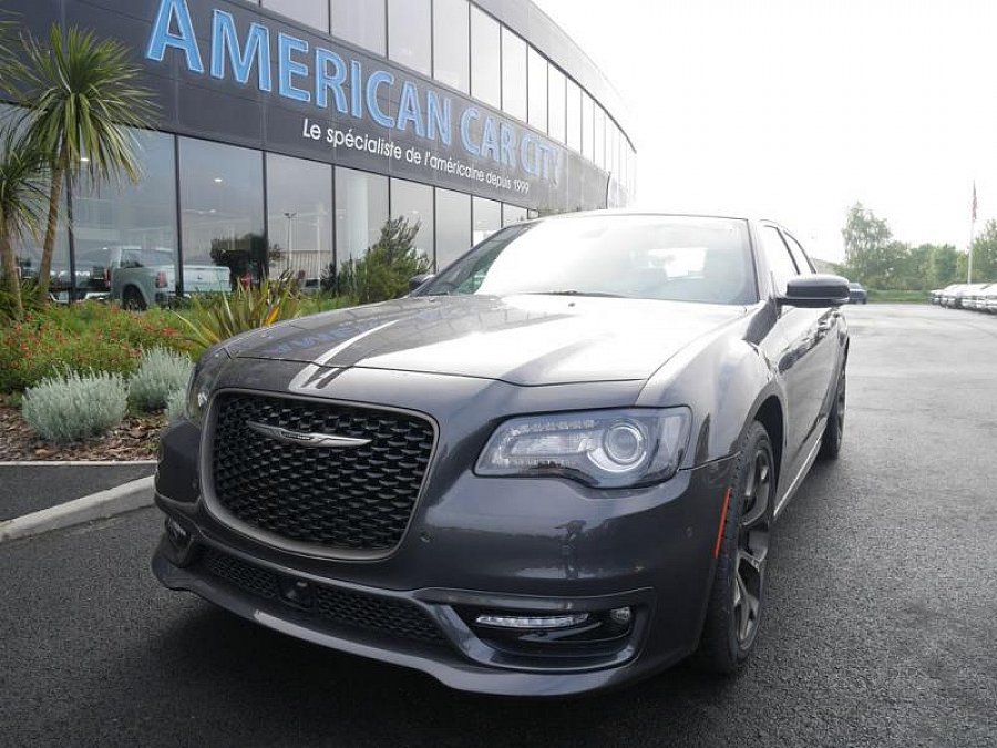 CHRYSLER 300C 5.7 V8 Hemi berline occasion 64 900 € 500 km vente de voiture d'occasion CHRYSLER 300C 5.7 V8 Hemi berline occasion 64 900 € 500 km vente de voiture d'occasion