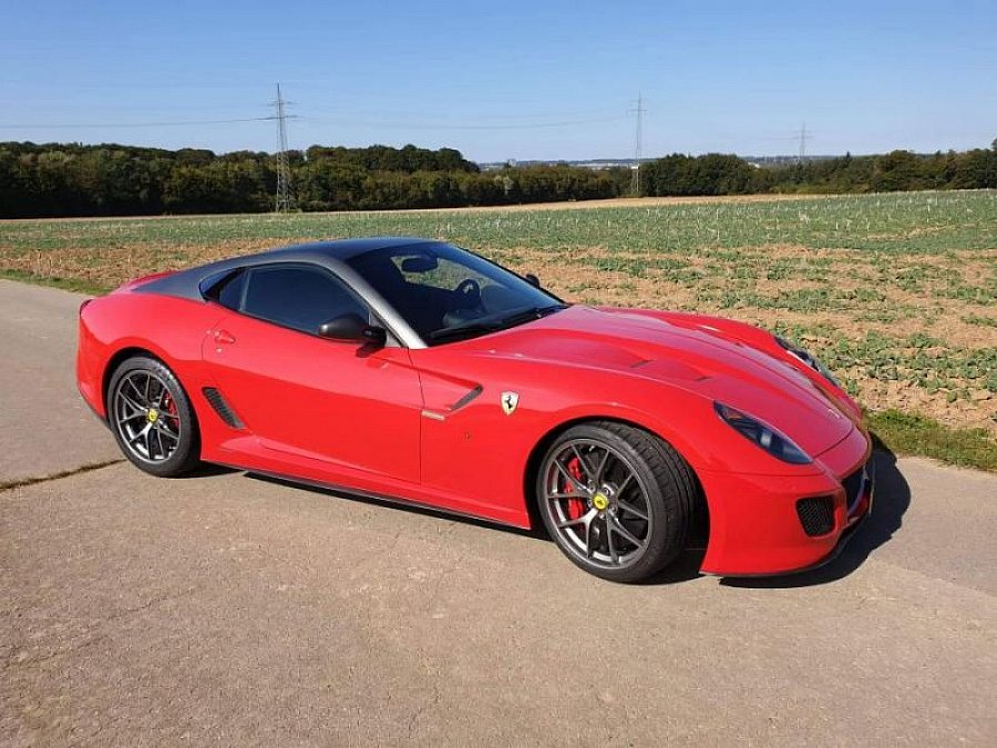 FERRARI 599 GTO Limited edition coupé Rouge occasion 695 000 € 1 955 km vente de voiture d