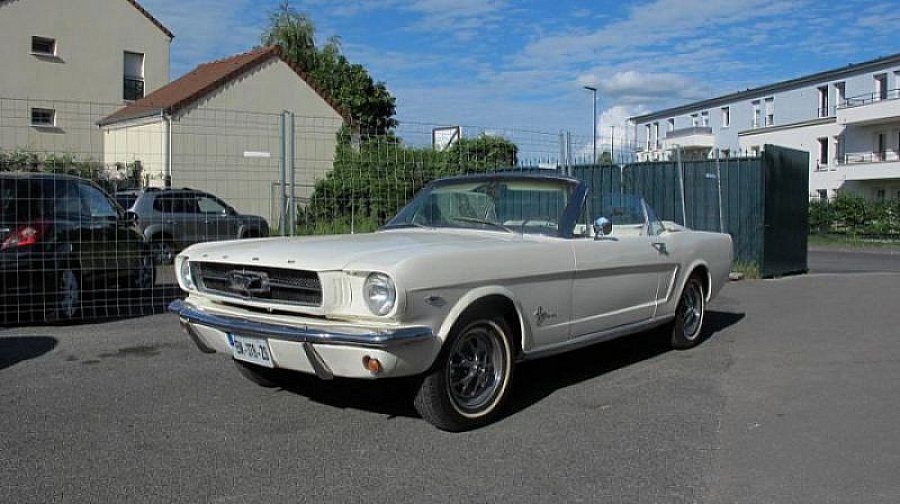 FORD MUSTANG I (1964-73) 4.7L V8 (289 ci) cabriolet Blanc occasion - 33 000 €, 66 700 km