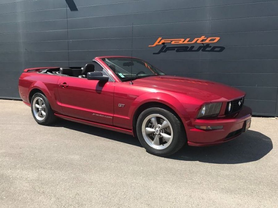 FORD MUSTANG V (2005-14) Serie 1 GT cabriolet Bordeaux occasion - 26 900 €, 103 250 km