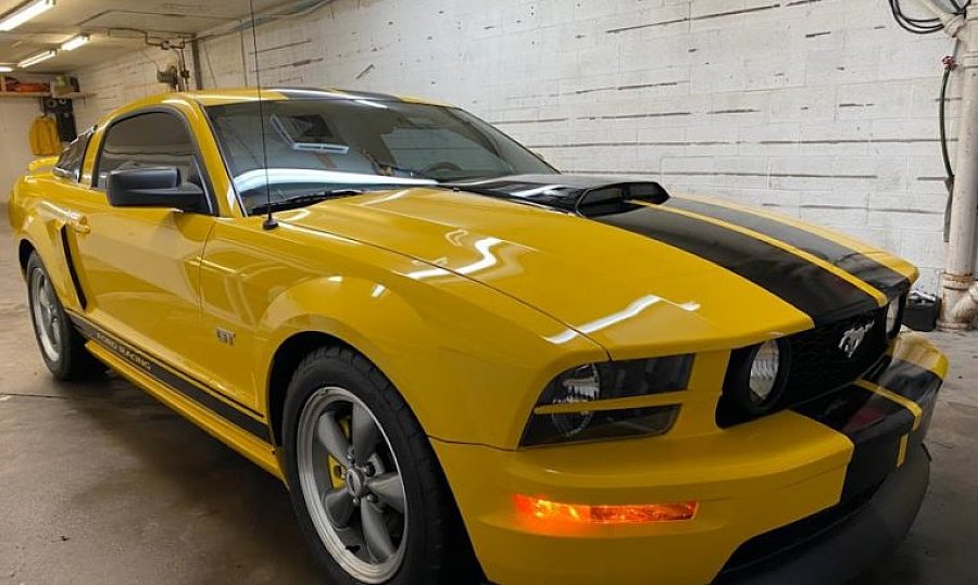 FORD MUSTANG V (2005-14) Serie 1 GT Premium coupé Jaune occasion - non renseigné, 52 000 km