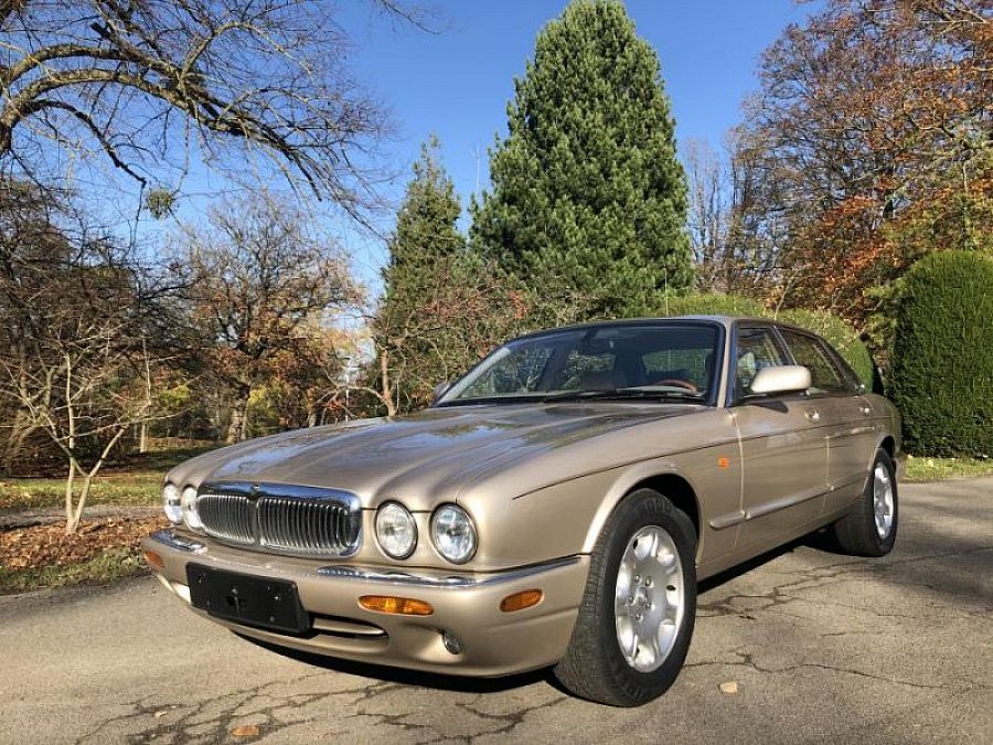 Annonce vendue JAGUAR  XJ  Sovereign 4 0 berline Beige 