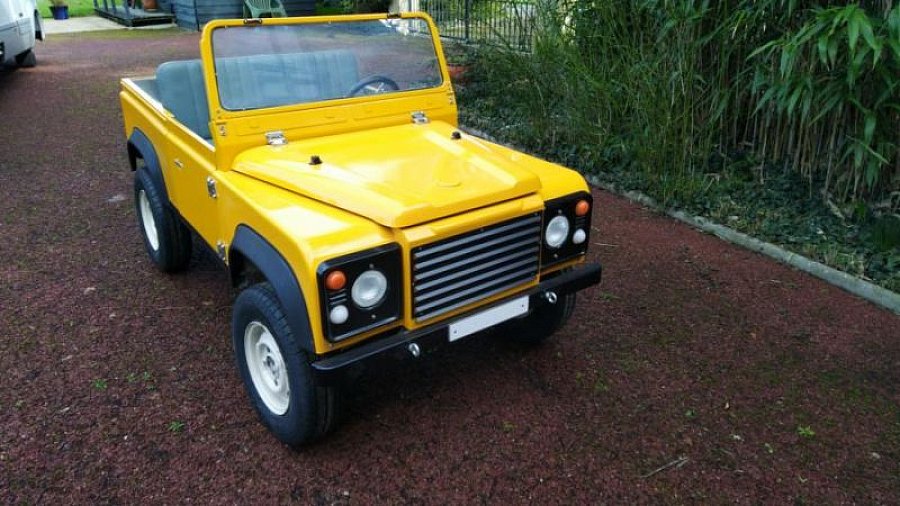 LAND ROVER DEFENDER IV 90 Pick  Up  pour enfant 4x4  Jaune 
