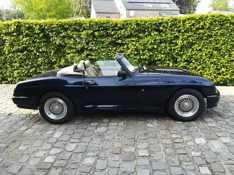 MG RV8 convertible with rear windscreen cabriolet Bleu foncé occasion - 45 000 €, 75 000 km