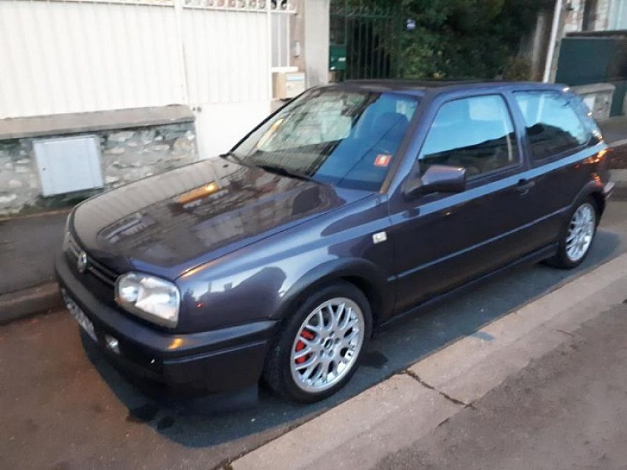 VOLKSWAGEN GOLF III VR6 2.8 174 ch berline Violet foncé