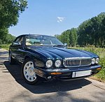JAGUAR DAIMLER Super V8 375 ch berline Vert