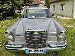 MERCEDES 220 SE 2.2L 120ch (W111 Fintail) Heckflosse berline Gris clair